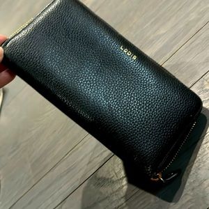Lodi’s pebble leather wallet